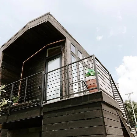 Ironwood Grove, Tiny House Aparthotel Nashville