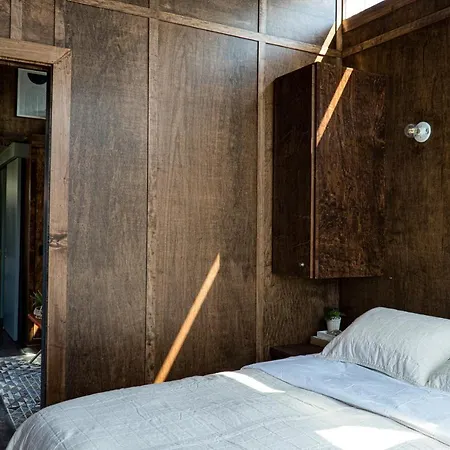 Ironwood Grove, Tiny House Aparthotel