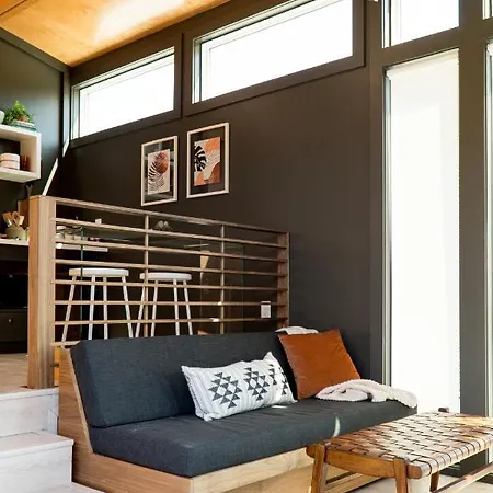 Ironwood Grove, Tiny House Aparthotel