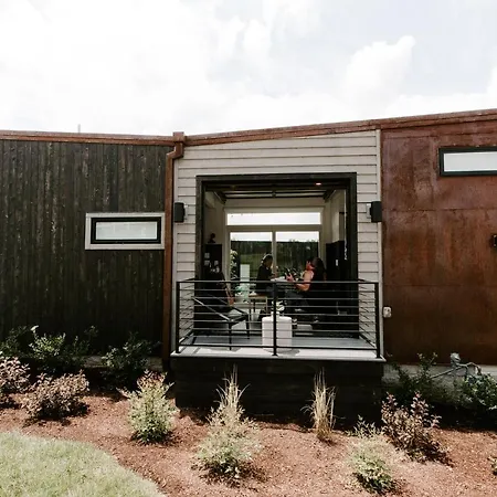 Ironwood Grove, Tiny House Aparthotel