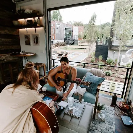 Ironwood Grove, Tiny House Aparthotel 4*