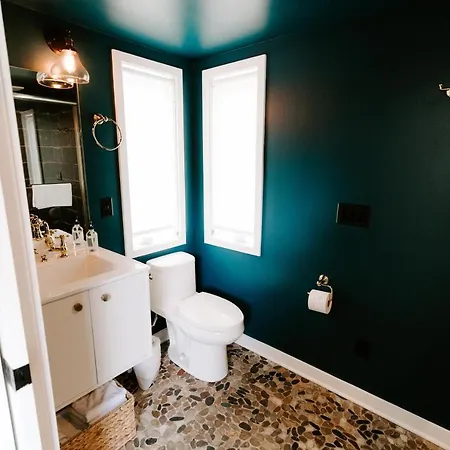 Ironwood Grove, Tiny House Aparthotel