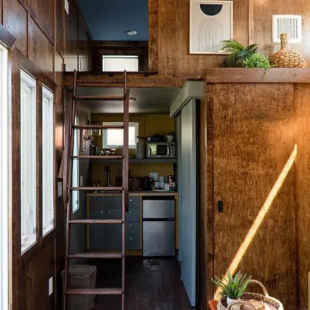 Ironwood Grove, Tiny House 4*