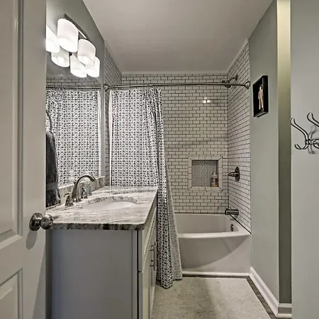 Quiet Area W/ Pool - 15 Mi To Dtwn * Nashville