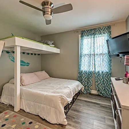 Quiet Area W/ Pool - 15 Mi To Dtwn Holiday home Nashville