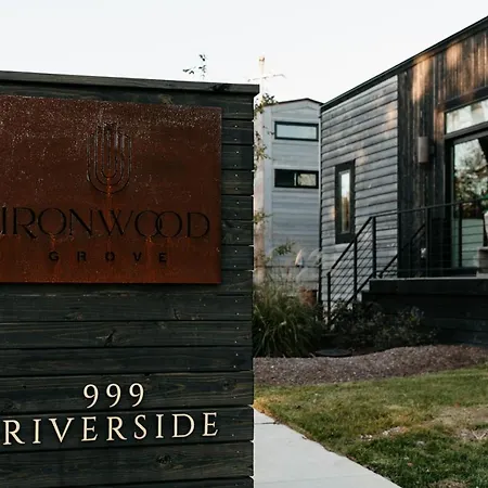 Ironwood Grove, Tiny House Aparthotel 4*