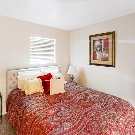 Riverfront Retreat Apartment