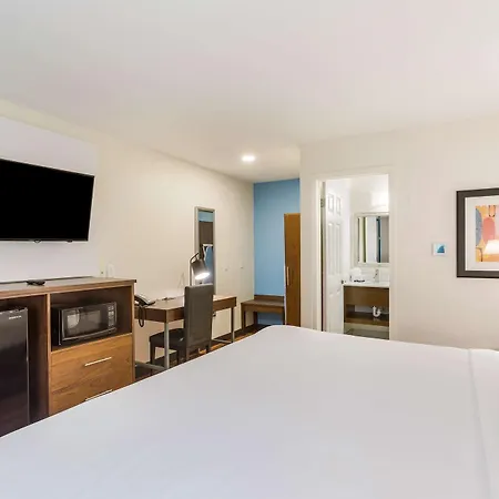 Hotel Red Lion & Airport 2*
