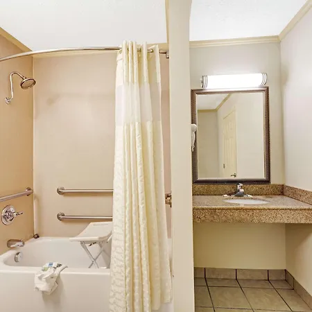 Hotel Knights - Downtown Nashville