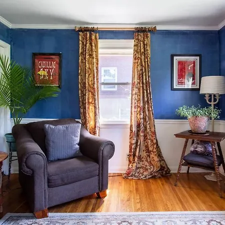 Hip Donelson Gem Guest house *