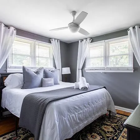 Hip Donelson Gem Guest house