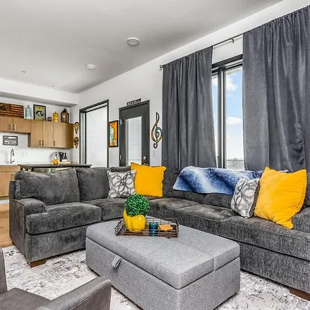 Holiday home Illume 305