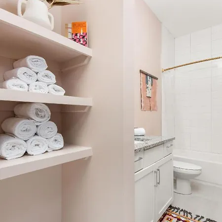 Hotel Vibrant Designer House With Roof Deck & Garage Near Dt