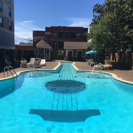 Music Row Retreat With Pool And Free Parking, Walk To Bars! *