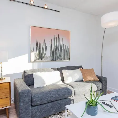 Music Row Retreat With Pool And Free Parking, Walk To Bars! Nashville