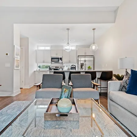 3 Bedroom Townhome In The Heart Of Nashville! Holiday home *