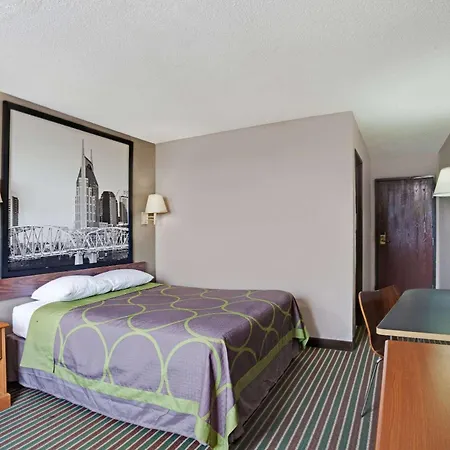 Super 8 By Wyndham Nashville/ Dntn/ Opryland Area Hotel