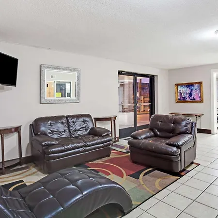 Super 8 By Wyndham Nashville/ Dntn/ Opryland Area Hotel Nashville