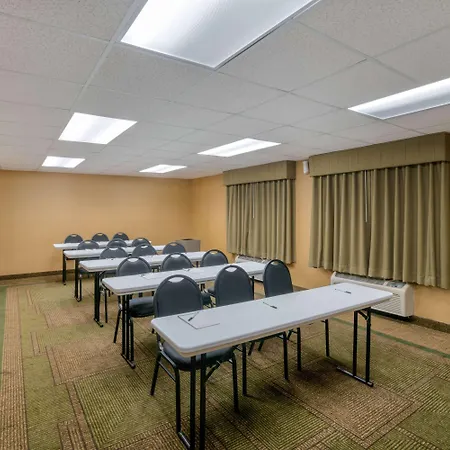 La Quinta By Wyndham Airport 3*