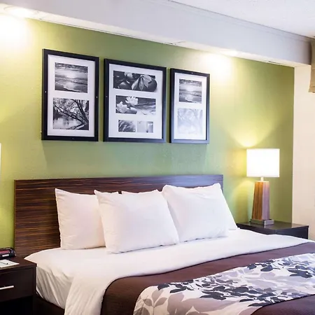Sleep North - Downtown Area Inn 4*