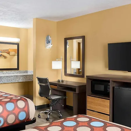 Hotel Super 8 By Wyndham Whites Creek/ Nw Area 2*