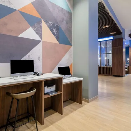 Hotel La Quinta & By Wyndham Downtown Stadium 3*