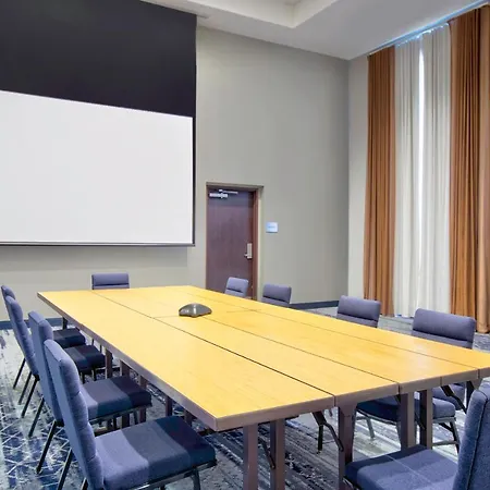 Courtyard By Marriott Hills Hotel 3*
