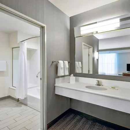 Courtyard By Marriott Hills Hotel