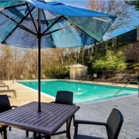 Luxury Townhome 20 Min To Music City, * Nashville