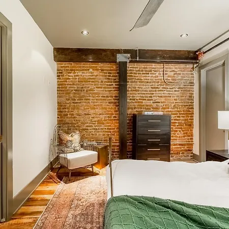 Tasteful Loft Apartment *