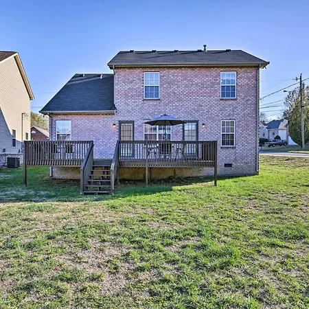 Holiday home Charming ~ 6 Mi To Downtown! Nashville