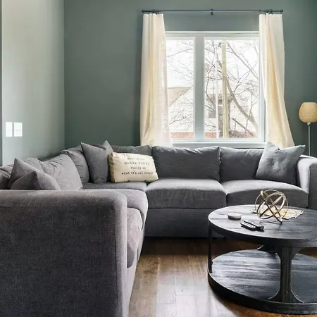 The Dolly - Breezy Rooftop, Iconic Art Retreat Holiday home *