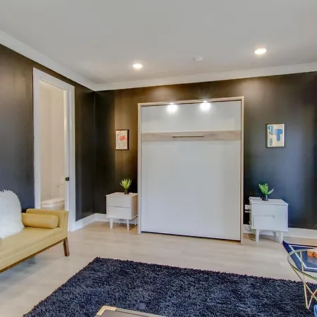 Luxe Gated E Nash - Buy 3 Nights Get 1 Free Apartment Nashville