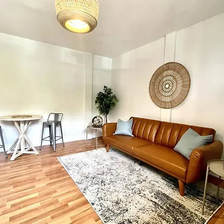 Apartment Best Location To See All Of *