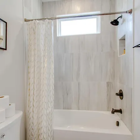 Apartment Luxe Gated E Nash - Buy 3 Nights Get 1 Free Nashville