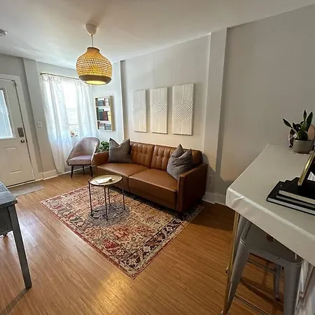 Apartment Just A Mile To Broadway