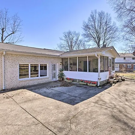 Roomy Getaway On Percy Priest Lake! Holiday home *