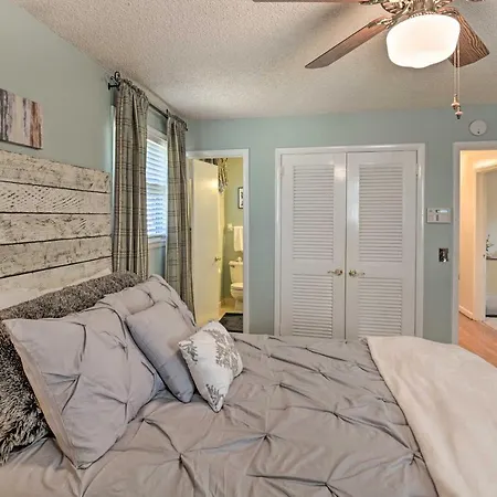Roomy Getaway On Percy Priest Lake! Holiday home