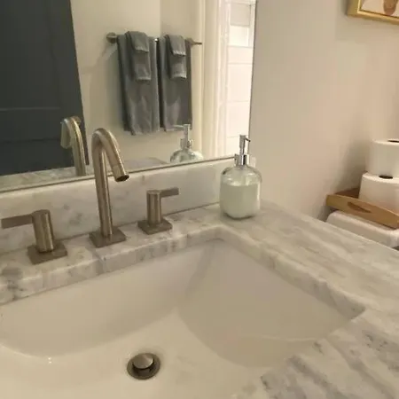 Holiday home Brand New. Bad To The Bone, Sexy East 3 Story House! Nashville