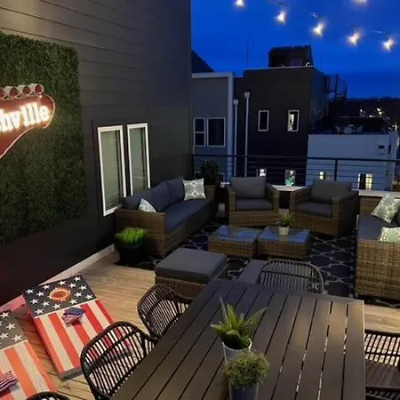 Two Rooftops Spacious Luxury With Private Parking In East Nash