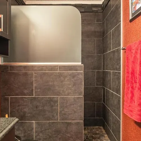 Contemporary Paradise W/ Private Bathroom Nashville
