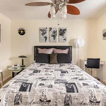 Contemporary Paradise W/ Private Bathroom Homestay *