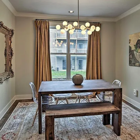 Holiday home Tasteful Townhome Less Than 2 Miles To Music Row *