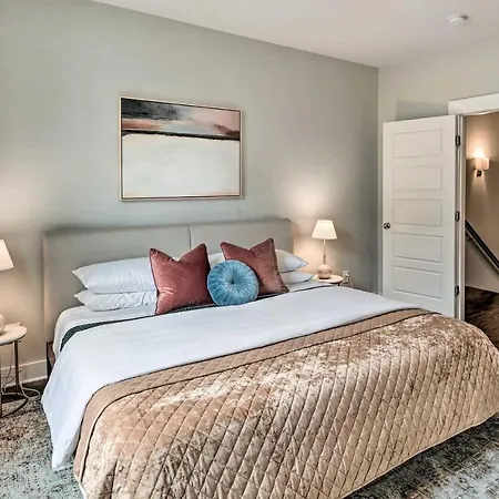 Tasteful Townhome Less Than 2 Miles To Music Row Holiday home *