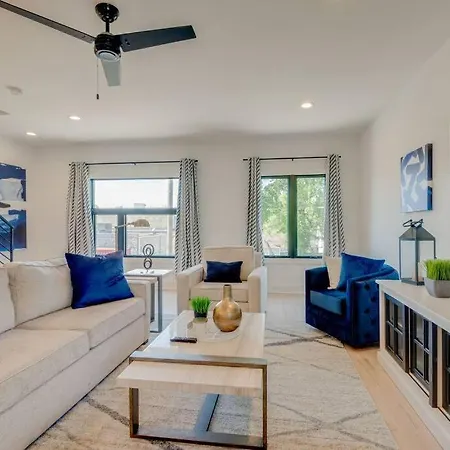 Luxury Downtown Nash/roofdeck/11 Beds Holiday home *
