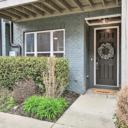 Tasteful Townhome Less Than 2 Miles To Music Row Holiday home