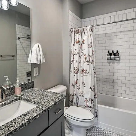 Holiday home Tasteful Townhome Less Than 2 Miles To Music Row Nashville