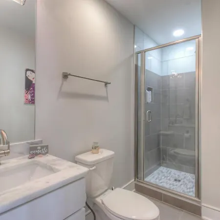 Luxury 3 Level East-nash W/ Rooftop Terrace Apartment Nashville
