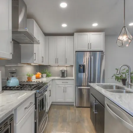 Luxury 3 Level East-nash W/ Rooftop Terrace Apartment Nashville