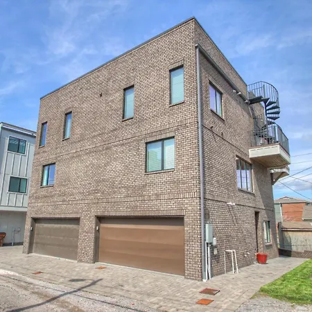 Apartment Luxury 3 Level East-nash W/ Rooftop Terrace *